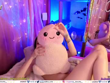 girl
        _biscuitty cam image #2760656