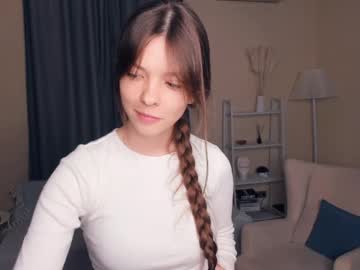girl
        mercy_soul cam image #3292801