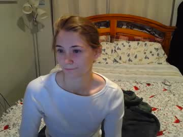 girl
        katynowhere cam image #3887296