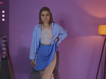 girl
        alisia_spinnet cam image #2045169