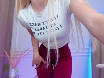 girl
        cassie_palmer cam image #3636234