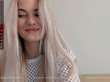 girl
        brilliantvictoria cam image #2342089