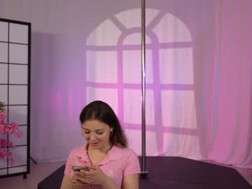 girl
        kittycaitlin cam image #3225339