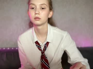 girl
        lizzy_cutie cam image #3386950