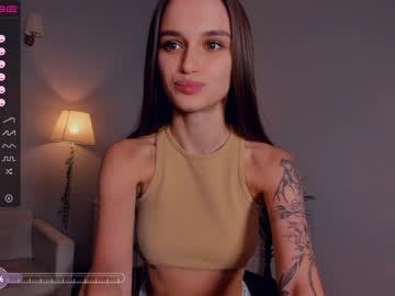 girl
        erinwils cam image #2136803
