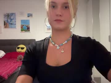 girl
        sarahsapling cam image #1712203