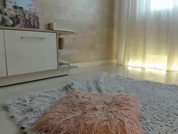 girl
        meryfoxxx cam image #4276548