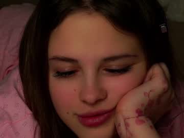 girl
        a_whole_eternity cam image #4164388