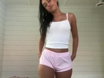 girl
        adorablair cam image #3287004