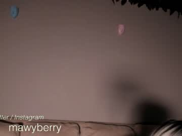 girl
        maryberrygh_ cam image #1326942