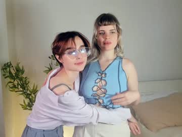 couple
        hoiiy_cute cam image #1461258