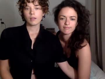 couple
        cosmicqueers cam image #1584460