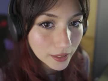 girl
        greeny_mat cam image #4283026