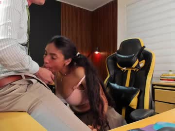 couple
        _danyland_ cam image #3608080