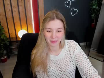 girl
        milablush cam image #2055843