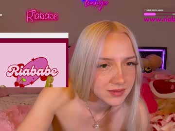 girl
        riababe cam image #4343001