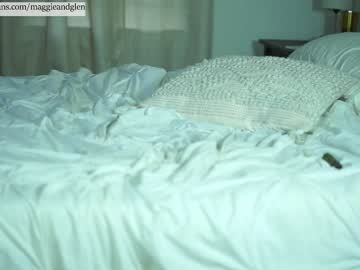 couple
        maggieandglen cam image #1301303