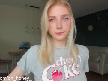 girl
        oh_honey_ cam image #1273703