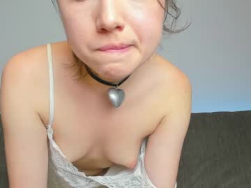 girl
        stellawells cam image #468470