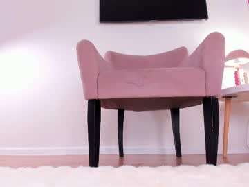 girl
        meowlina cam image #4525497