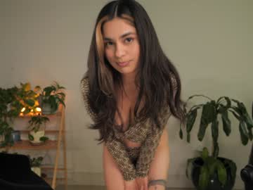 girl
        doubedeesarai cam image #4259349