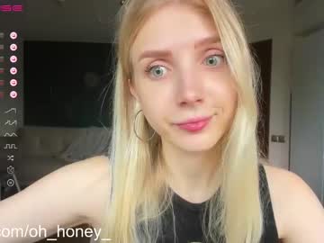 girl
        oh_honey_ cam image #1332778
