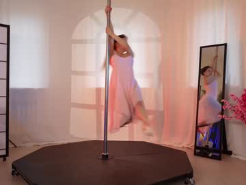 girl
        kittycaitlin cam image #3058986