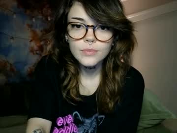 girl
        faerienugs cam image #3768034