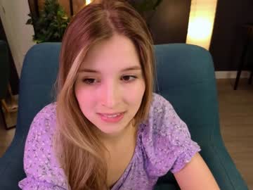 girl
        milablush cam image #917016