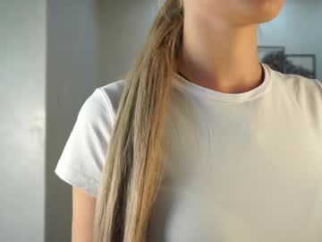 girl
        pollycilley cam image #3266082