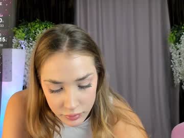 girl
        lori_blush cam image #3324669