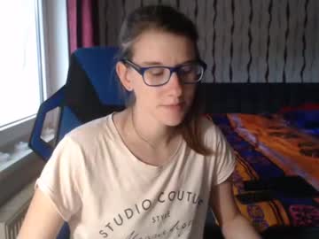 girl
        xinnocence94x cam image #1745204