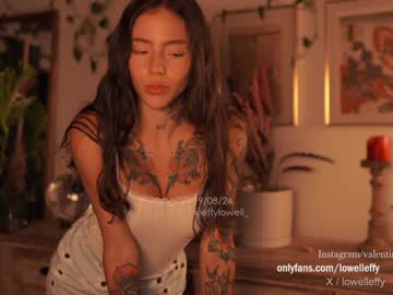 girl
        effylowell_ cam image #3236121