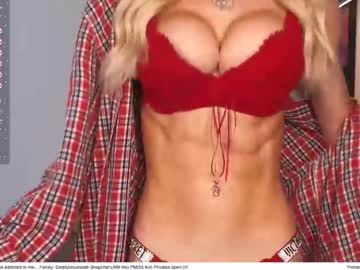 girl
        daddyissuessab cam image #2989352