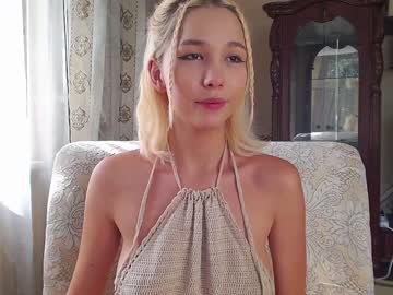 girl
        karinalin18 cam image #1442196