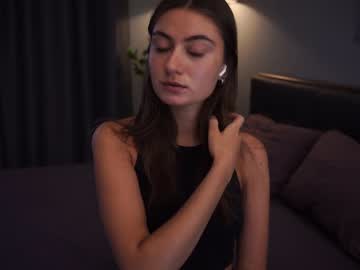 girl
        tessarosse_ cam image #1883441