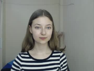 girl
        vivien_leight cam image #679943