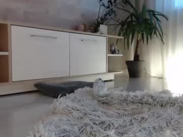 girl
        meryfoxxx cam image #1860074