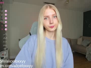girl
        oh_honey_ cam image #1505850