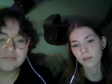 girl
        lilahinlace cam image #3073431