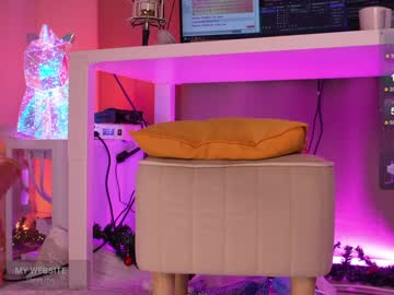 girl
        lil_eva cam image #2060652