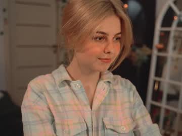 girl
        hannasthesia cam image #3772904
