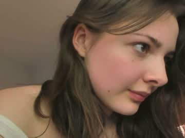 girl
        apple_tincture cam image #863733