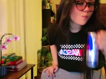 girl
        annatigarr cam image #2221900