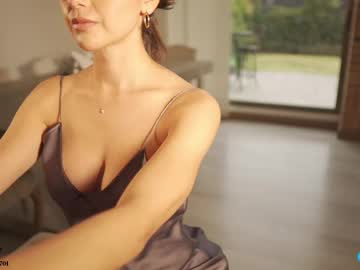 girl
        honeyco57 cam image #4086624