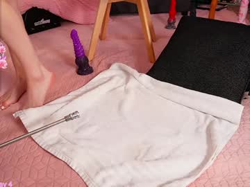 girl
        emmasky69 cam image #4222444
