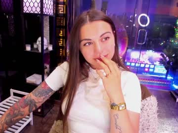 girl
        alma_pearl cam image #1260763