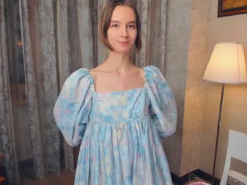 girl
        happiness_call cam image #807386