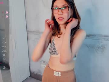 girl
        maureenbruster cam image #2614816
