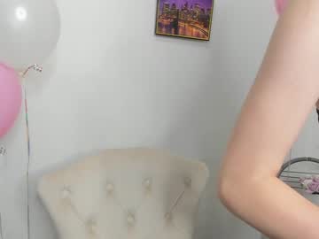 girl
        nobarbie cam image #1525115